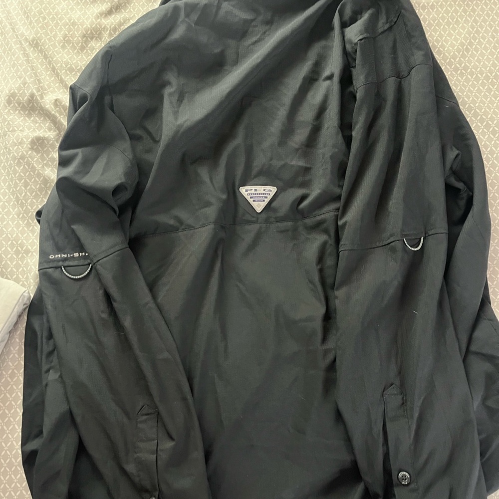 Columbia Black Lightweight Jacket with Quilted Design and Weatherproof Material